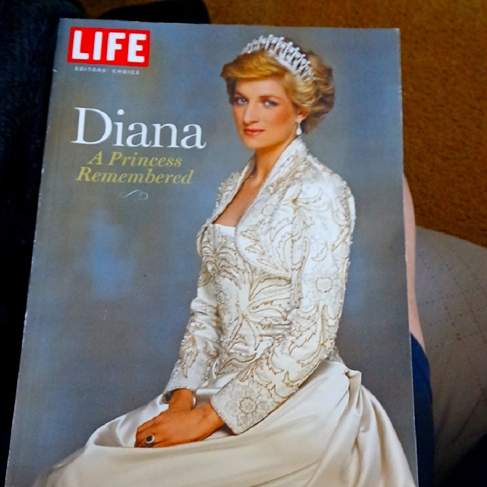 Life Magazine - Diana: A Princess Remembered Edition